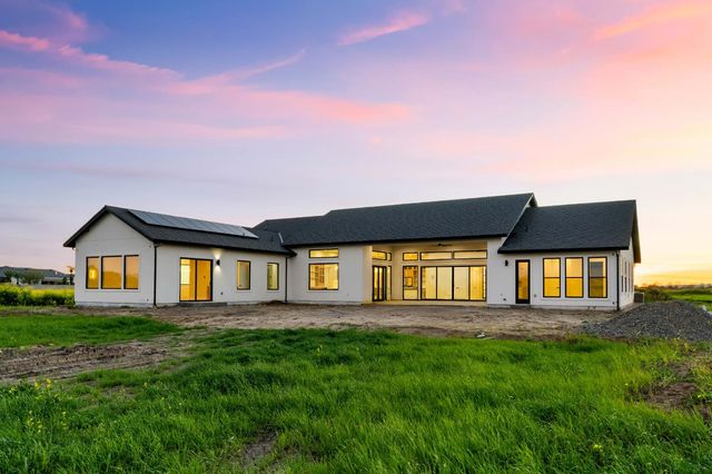 3527 Otis Ave, West Sacramento, CA 95691