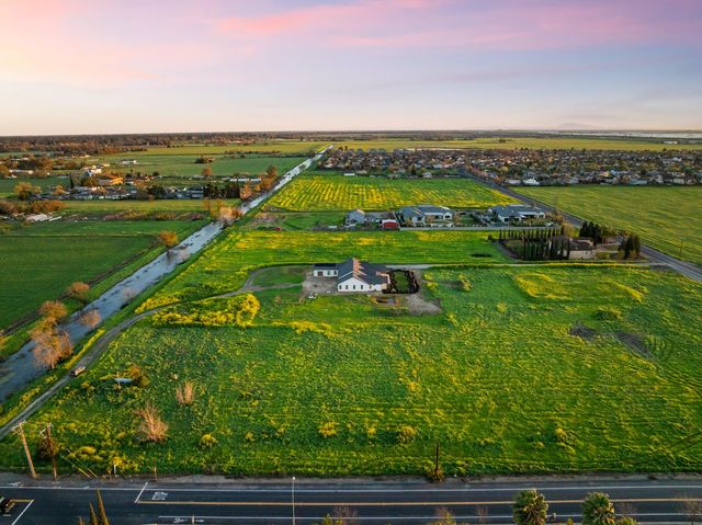 3527 Otis Ave, West Sacramento, CA 95691