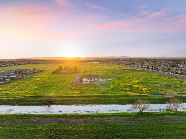 3527 Otis Ave, West Sacramento, CA 95691