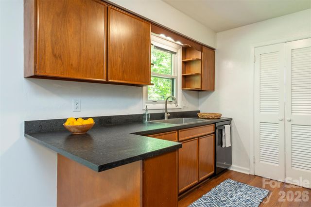 34 Goldmont Street, Black Mountain, NC 28711