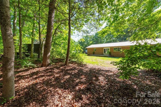 34 Goldmont Street, Black Mountain, NC 28711