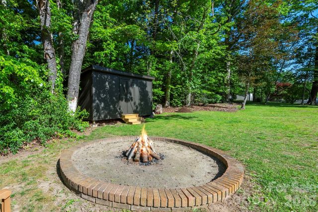 34 Goldmont Street, Black Mountain, NC 28711