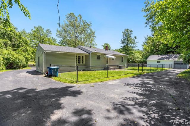 9843 Jacobi Avenue, St Louis, MO 63136