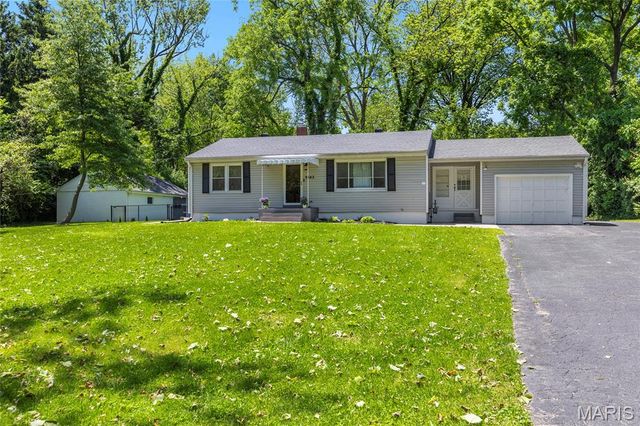 9843 Jacobi Avenue, St Louis, MO 63136
