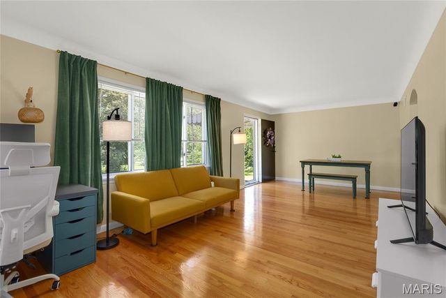 9843 Jacobi Avenue, St Louis, MO 63136