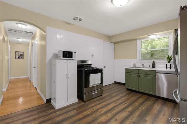 9843 Jacobi Avenue, St Louis, MO 63136
