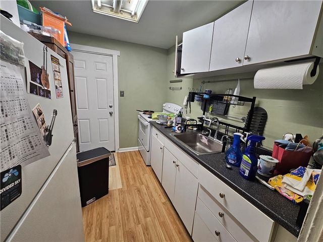 15 Warren St, Crafton, PA 15205