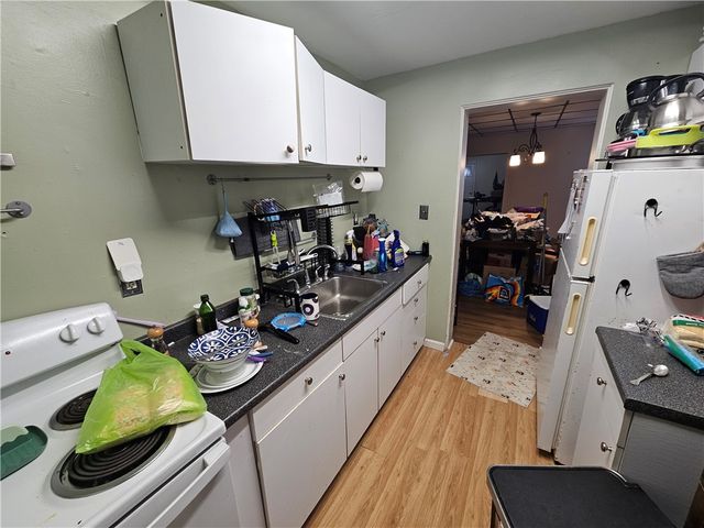 15 Warren St, Crafton, PA 15205