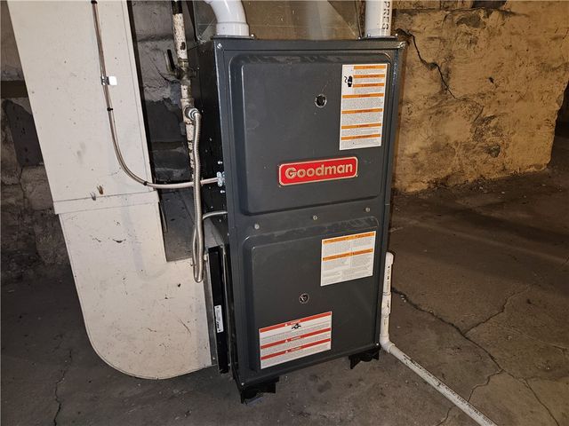 15 Warren St, Crafton, PA 15205