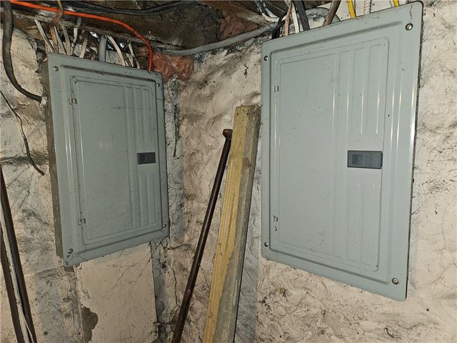 15 Warren St, Crafton, PA 15205