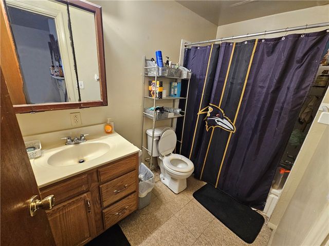 15 Warren St, Crafton, PA 15205