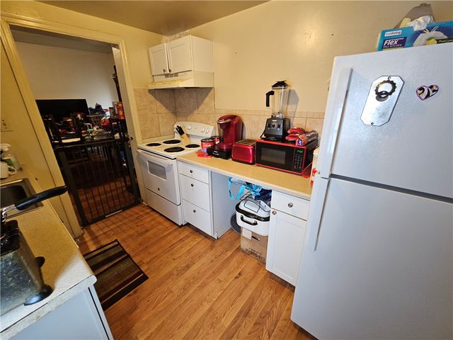 15 Warren St, Crafton, PA 15205