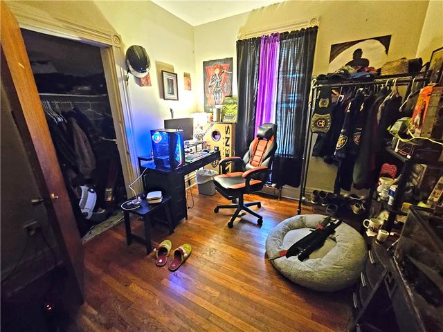 15 Warren St, Crafton, PA 15205