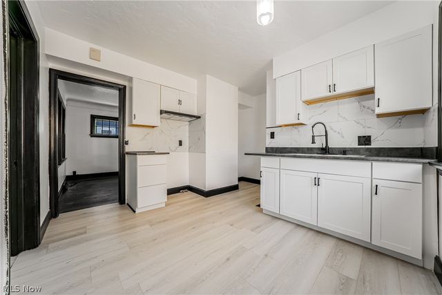 3995 E 154th Street, Cleveland, OH 44128
