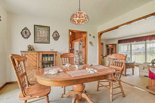 304 Quillen Terrace Circle, Nickelsville, VA 24271