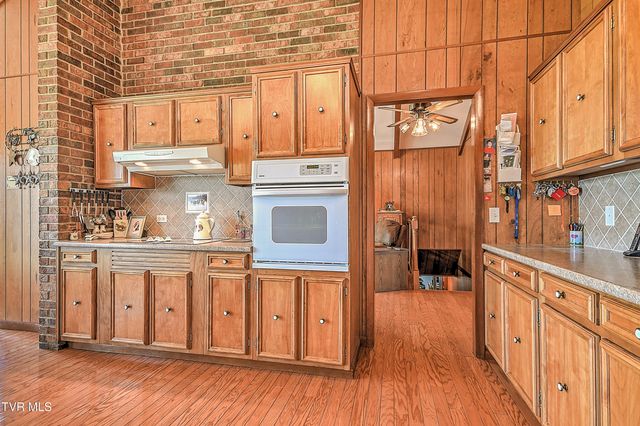 304 Quillen Terrace Circle, Nickelsville, VA 24271