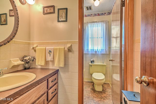 304 Quillen Terrace Circle, Nickelsville, VA 24271