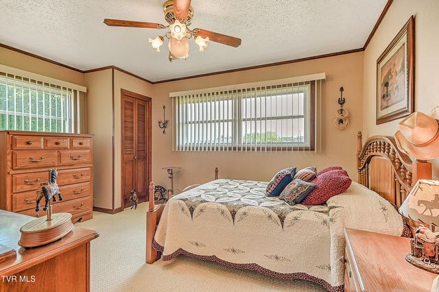 304 Quillen Terrace Circle, Nickelsville, VA 24271