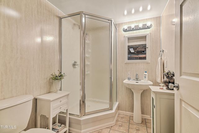 304 Quillen Terrace Circle, Nickelsville, VA 24271