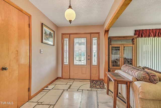 304 Quillen Terrace Circle, Nickelsville, VA 24271