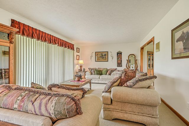 304 Quillen Terrace Circle, Nickelsville, VA 24271