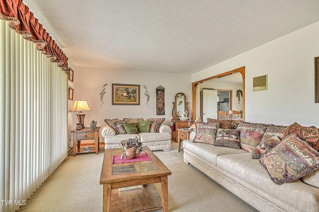 304 Quillen Terrace Circle, Nickelsville, VA 24271