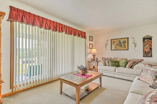 304 Quillen Terrace Circle, Nickelsville, VA 24271