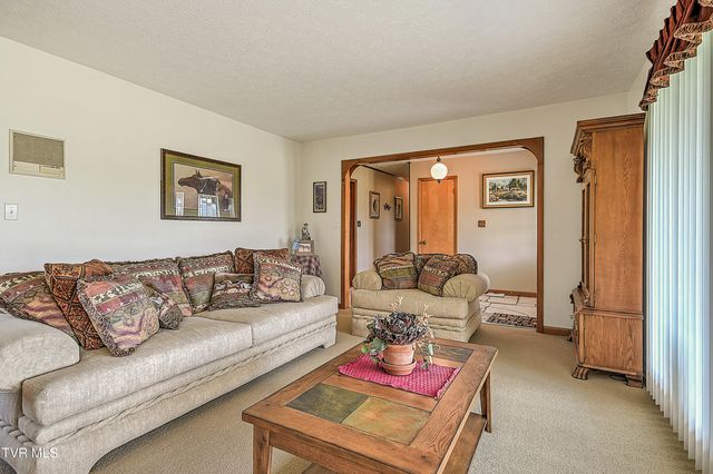 304 Quillen Terrace Circle, Nickelsville, VA 24271