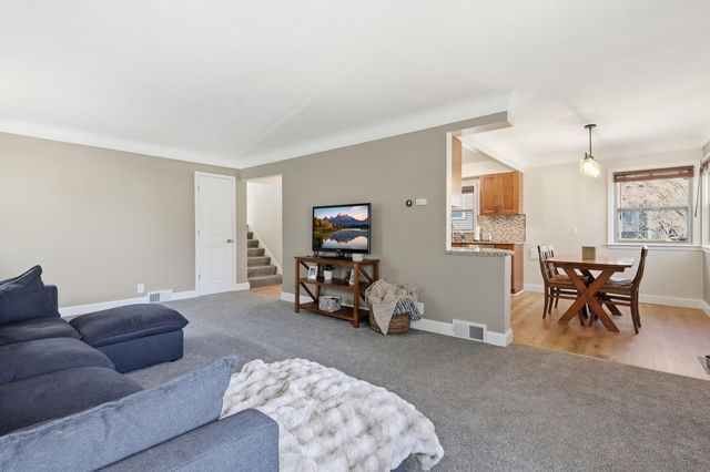 1876 Berkeley Avenue, Saint Paul, MN 55105