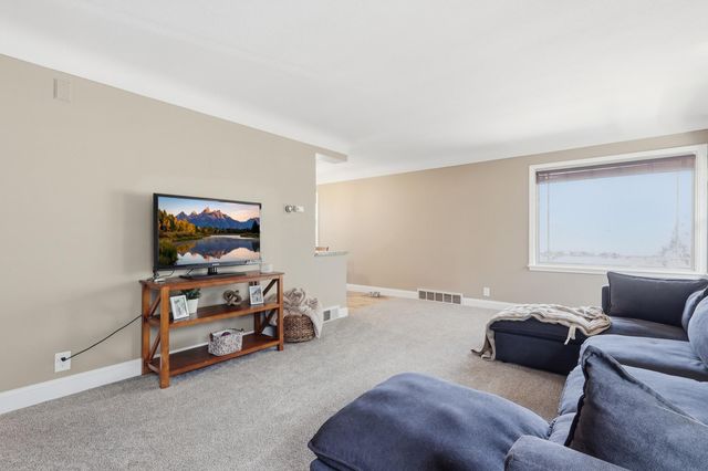 1876 Berkeley Avenue, Saint Paul, MN 55105