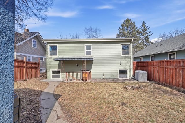 1876 Berkeley Avenue, Saint Paul, MN 55105