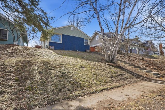 1876 Berkeley Avenue, Saint Paul, MN 55105