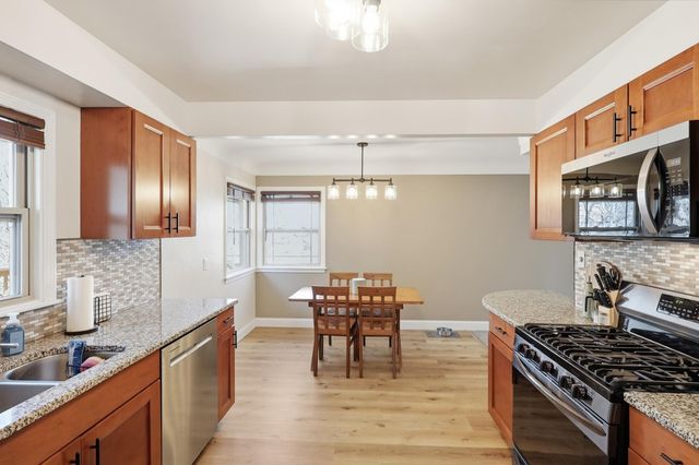 1876 Berkeley Avenue, Saint Paul, MN 55105