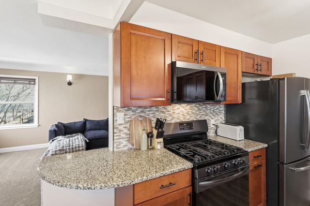 1876 Berkeley Avenue, Saint Paul, MN 55105