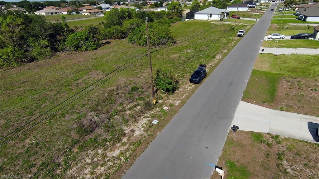 Image 5 of property listing at 1109 NE 15th TER, Cape Coral, FL 33909