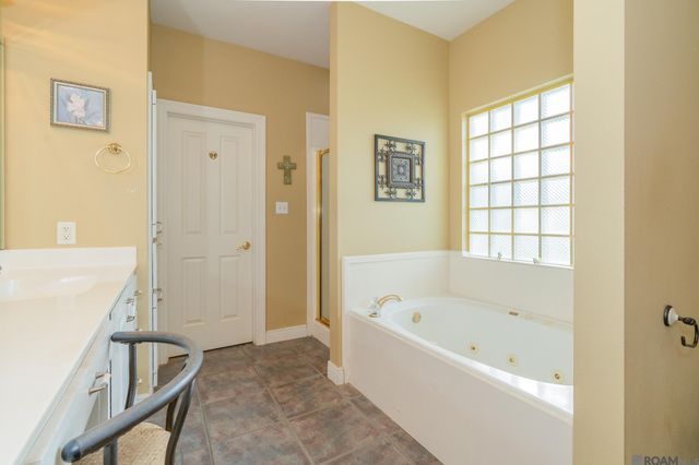 13314 Bayou Terrace Dr, St Amant, LA 70774