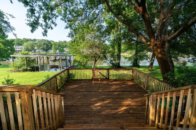 13314 Bayou Terrace Dr, St Amant, LA 70774