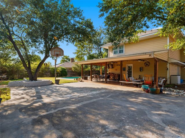 3410 Country Club Road, Pantego, TX 76013