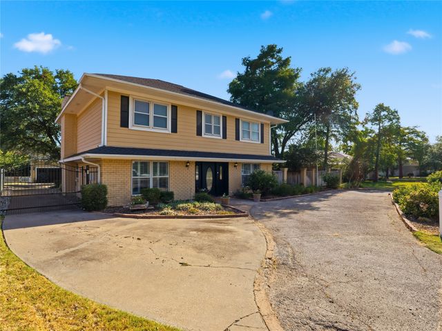 3410 Country Club Road, Pantego, TX 76013