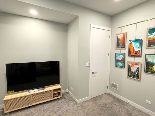 1506 W Superior Street 1, Chicago, IL 60642