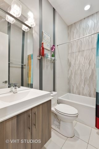 1506 W Superior Street 1, Chicago, IL 60642