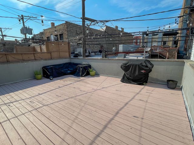 1506 W Superior Street 1, Chicago, IL 60642