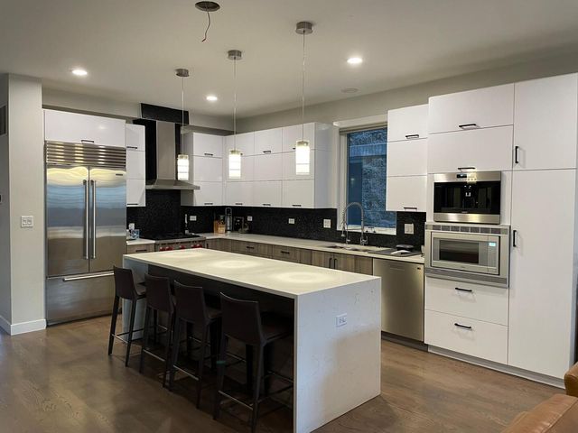 1506 W Superior Street 1, Chicago, IL 60642