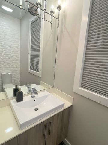 1506 W Superior Street 1, Chicago, IL 60642