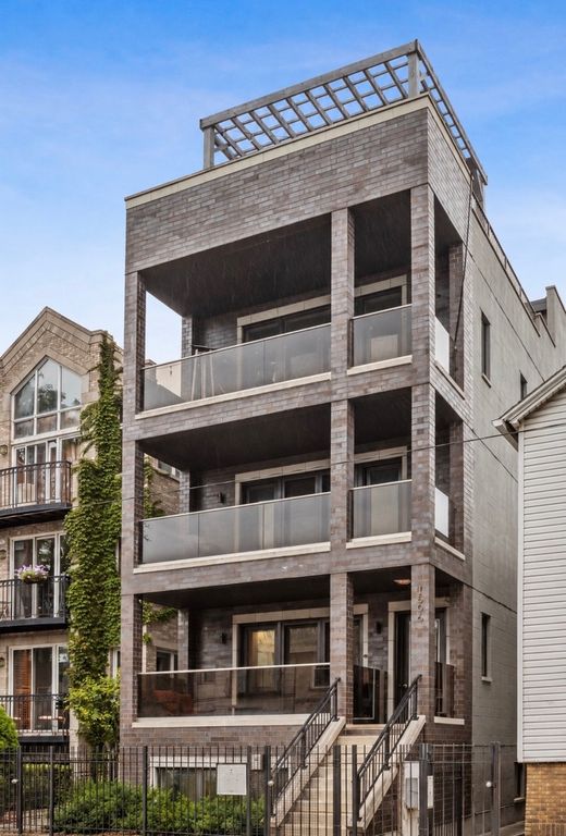 1506 W Superior Street 1, Chicago, IL 60642