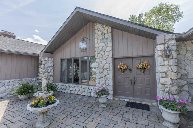 9999 Powers Drive, Newburgh, IN 47630