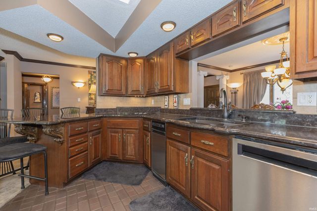 9999 Powers Drive, Newburgh, IN 47630