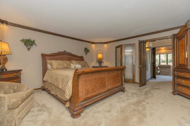 9999 Powers Drive, Newburgh, IN 47630