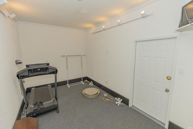 9999 Powers Drive, Newburgh, IN 47630