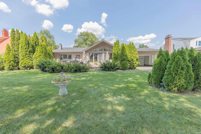 9999 Powers Drive, Newburgh, IN 47630